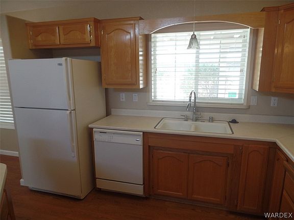 3rd image of 772 Desert Crest