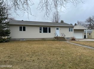 105 12th Ave NE, Watertown, SD 57201