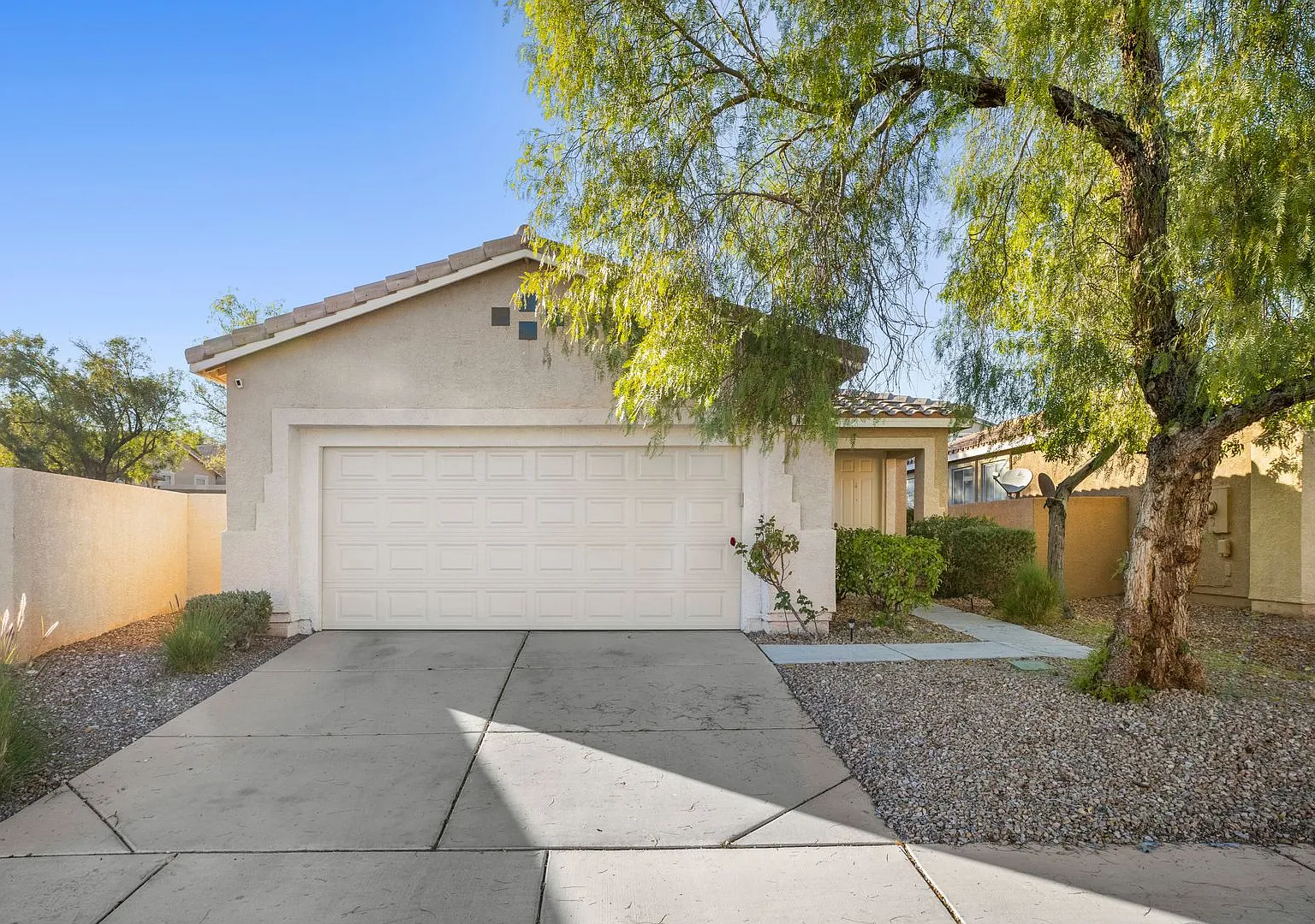 Summerlin single level 3 bd, 2 ba — Photo 1