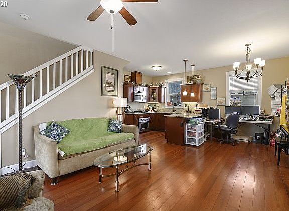 5th image of 4525 NE Tide Ave