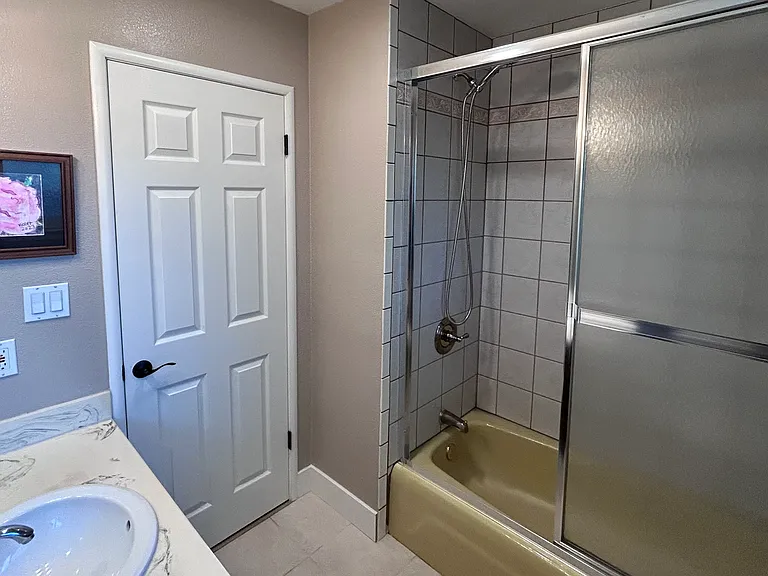 1803 Tanglewood Ln — Photo 12