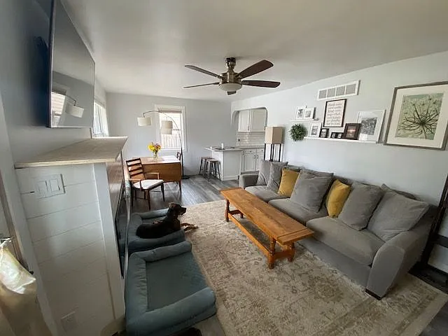 1121 Rose St — Photo 2