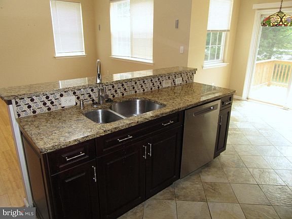 5th image of 20 Doolin Bay Dr