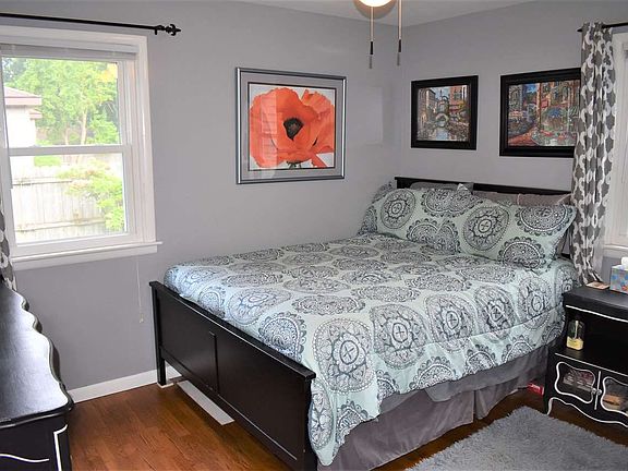 2nd image of 2601 E Ashman St