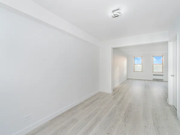 221 Mcdonald Avenue image 3 of 13