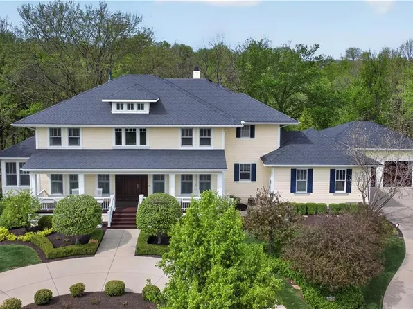 14140 S Copper Creek Dr, Olathe, KS 66062