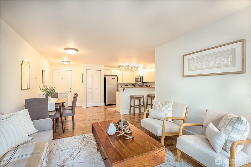 5th image of 566 Prospect Street #108