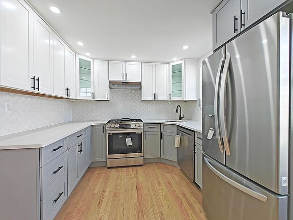 4th image of 68-14 136th St #A