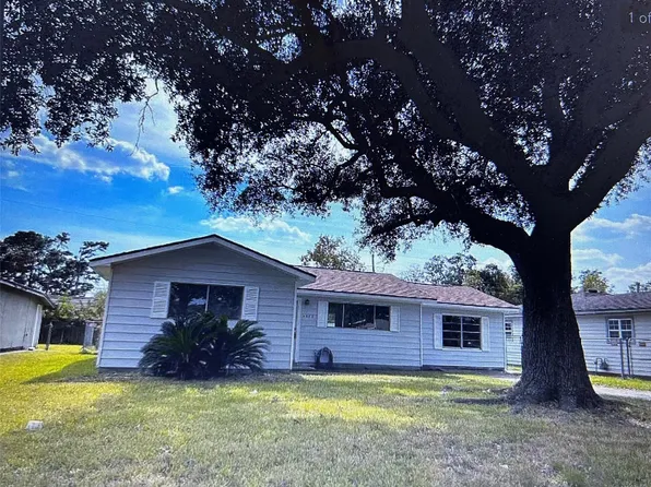 3615 Edgemont Dr, Orange, TX 77630