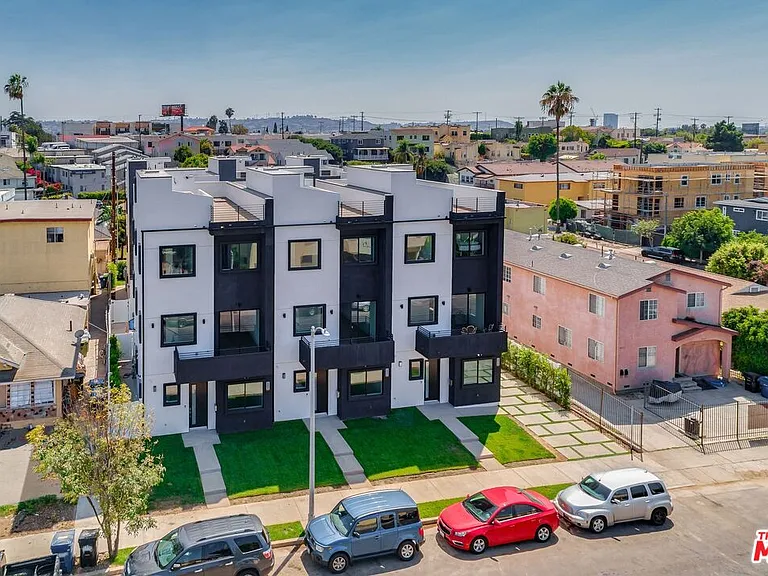 4826 W Pickford — Photo 4
