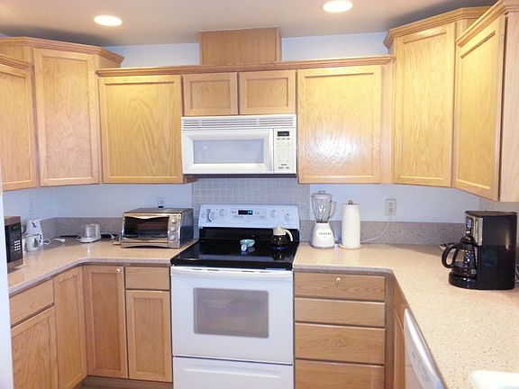 2nd image of 6918 208th St SW Unit 306
