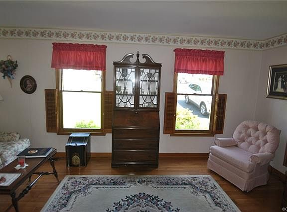 5th image of 2925 Sand Hills Dr