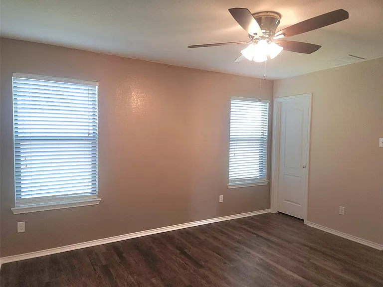 160 Rummel Dr — Photo 5