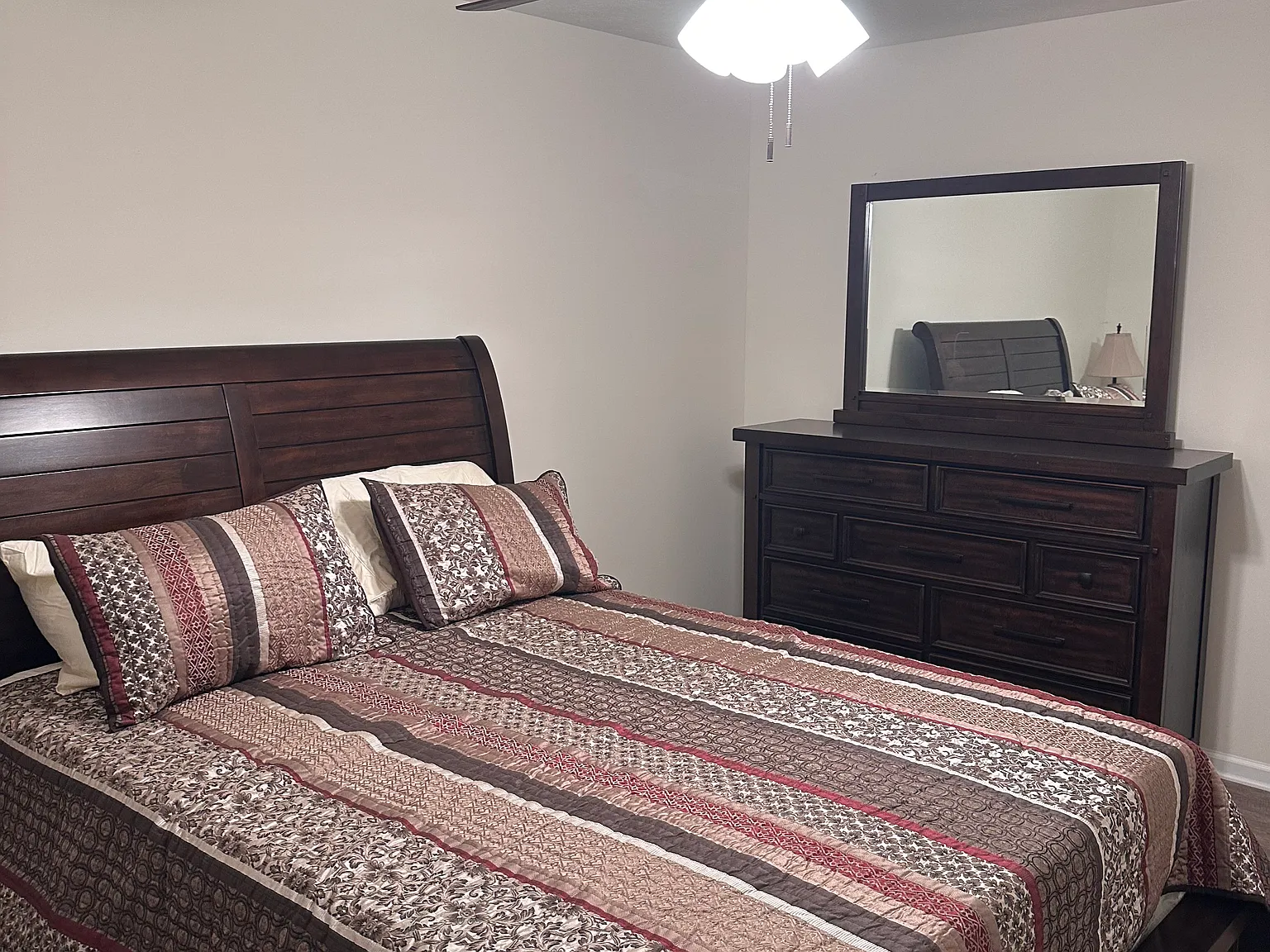3 bed, 1490 sqft, $1,000 — Photo 2
