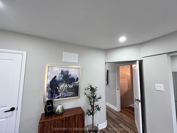 3rd image of 3 Botany Hill Rd