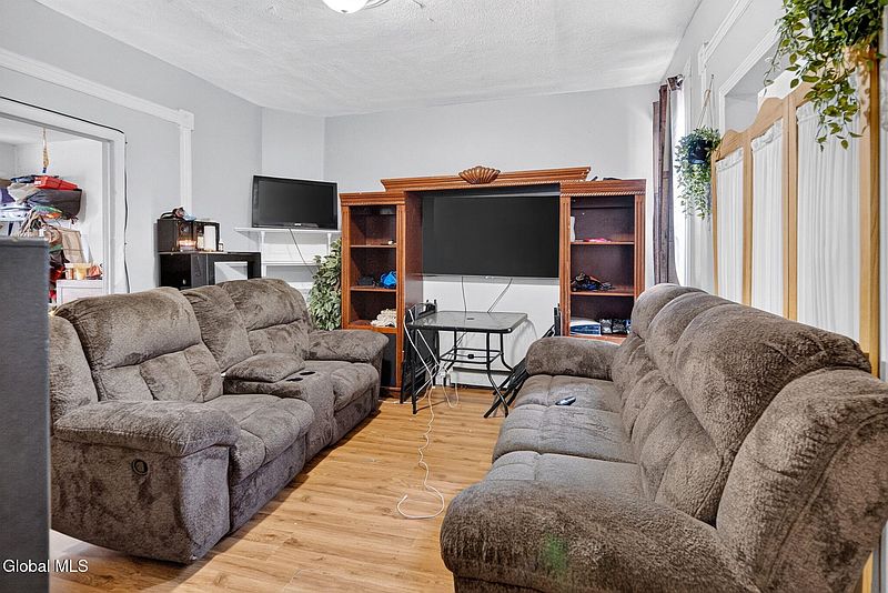 4th image of 258 1st Street