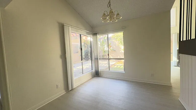 4 bed, 2.5 bath, 1799 sqft, $4,000 — Photo 4