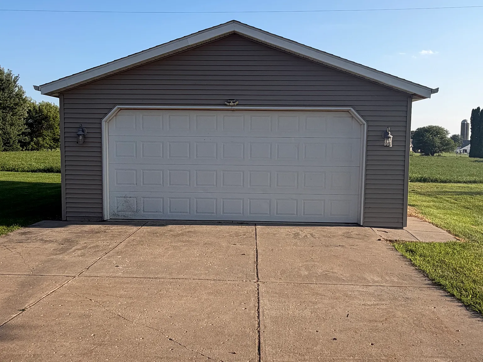 9225 New Liberty Rd — Photo 4