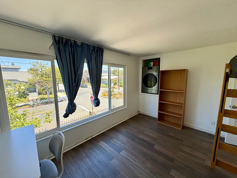 1352 Blake St — Photo 3