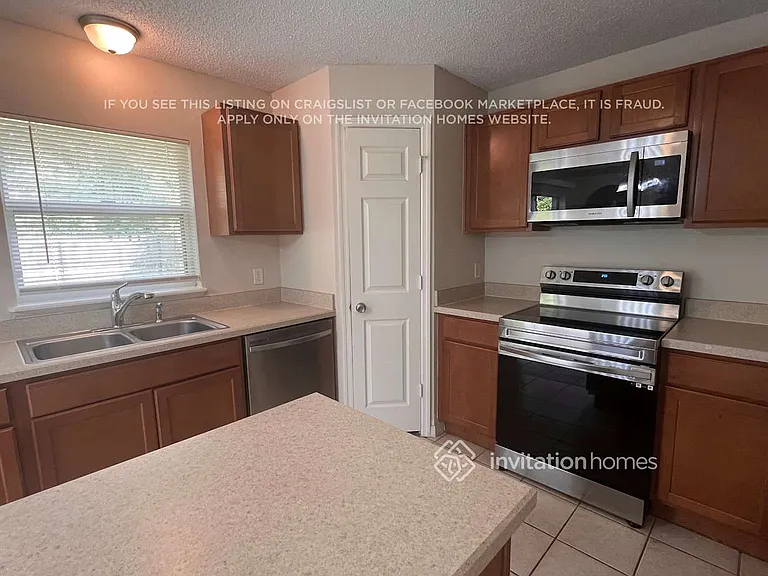 14715 Tully Woods Ct — Photo 5