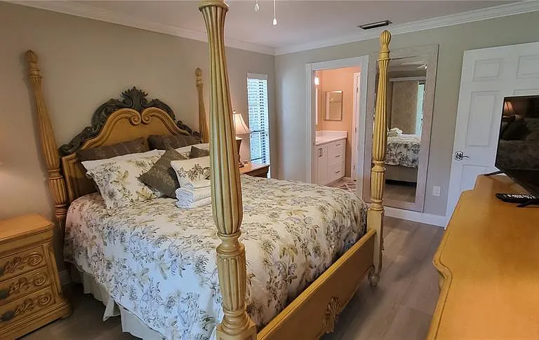 6110 Country Club Way #201 — Photo 9