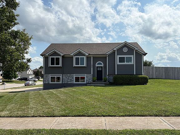 2nd image of 105 Lake Meadows Dr