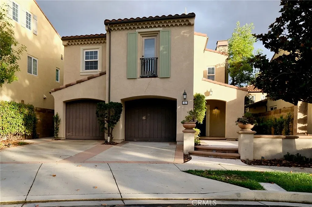 3 bed, 2.5 bath, 2486 sqft, $5,800 — Photo 2