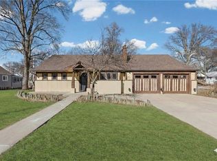 2700 W 48th St, Westwood, KS 66205