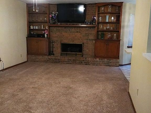 3rd image of 7208 NW Lawton Ave