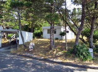 484 Myeena Loop, Florence, OR 97439