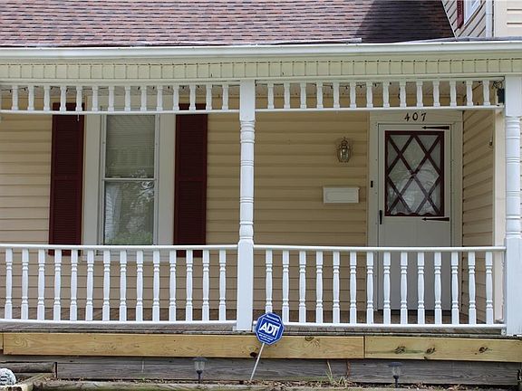 3rd image of 407 King St