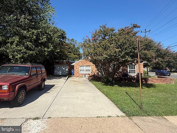 3rd image of 600 W Glebe Rd