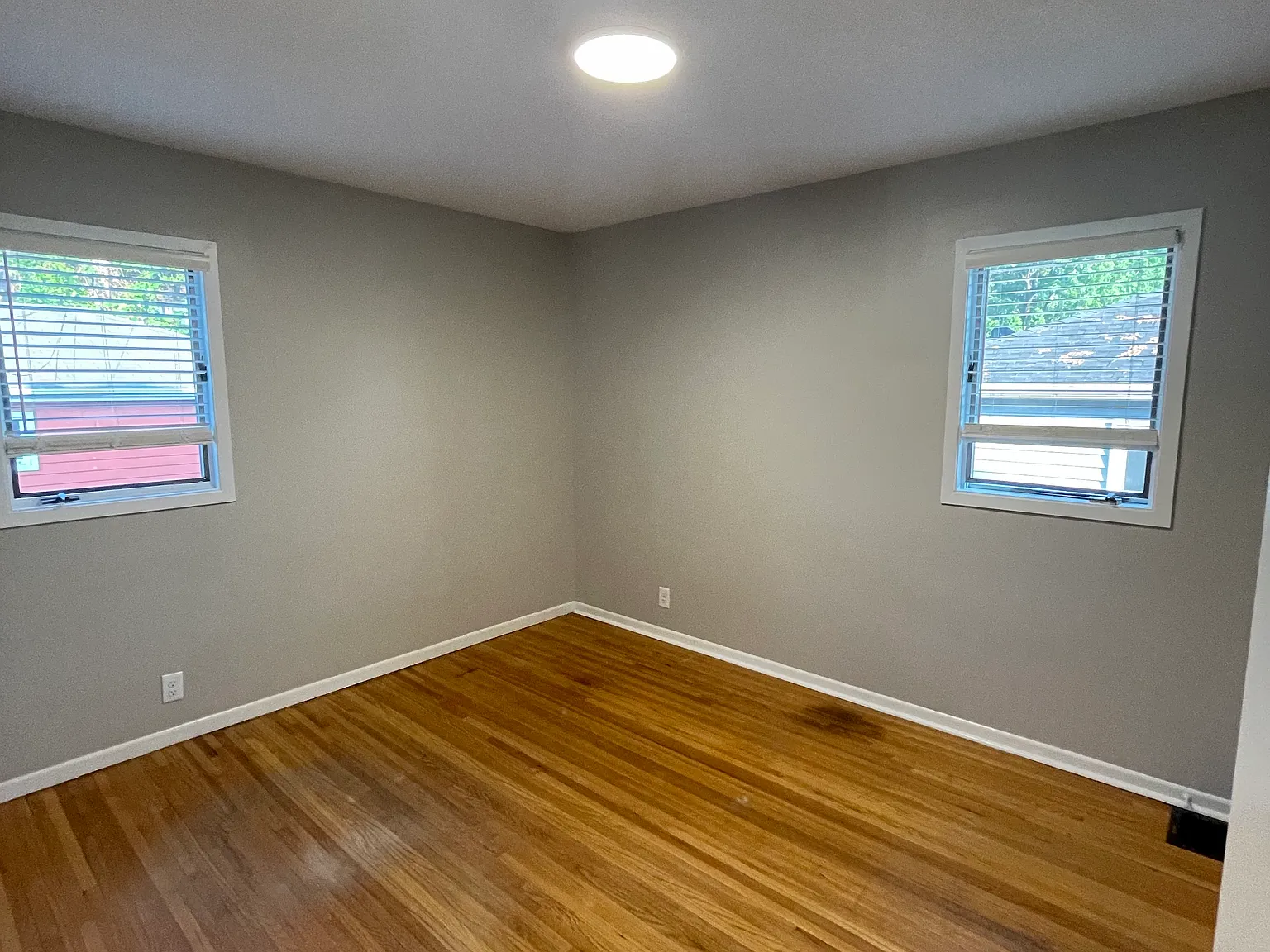 2109 Grand Ave S — Photo 4