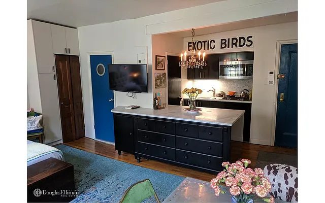 Rented by Douglas Elliman | media 31