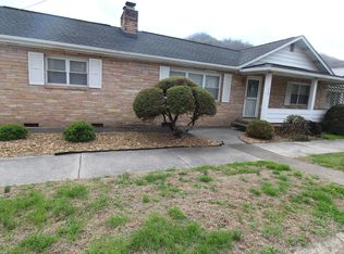 118 Central Ave, Hinton, WV