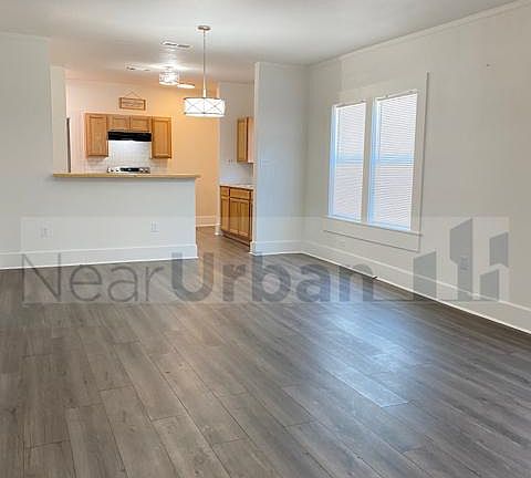 2nd image of 334 Montrose St