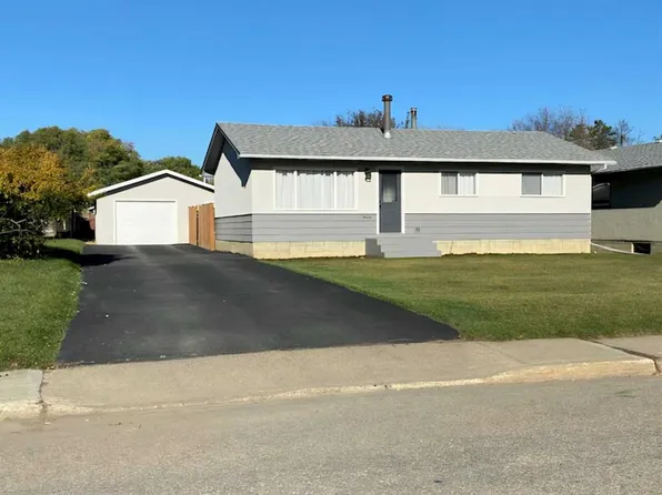 9606 S 84th Ave, Peace River, AB T8S 1A6