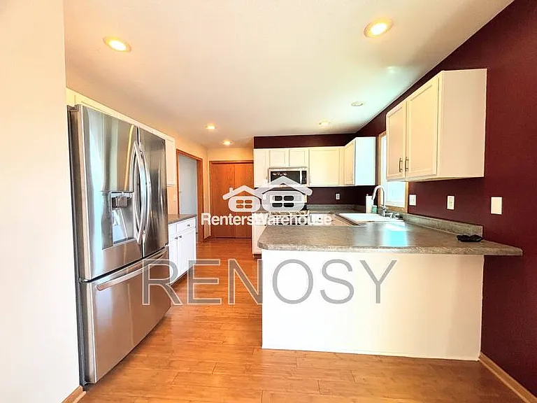 330 NE Cardinal Ln — Photo 10