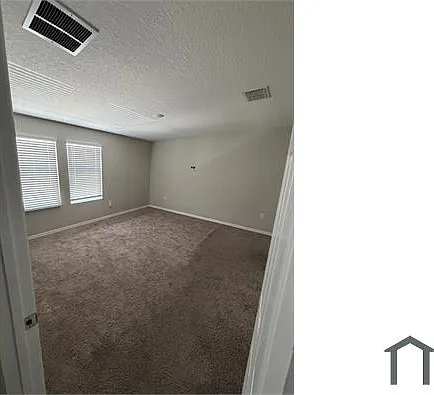 4 bed, 2039 sqft, $4,300 — Photo 2