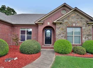 18 Oakwood Dr, Vilonia, AR 72173