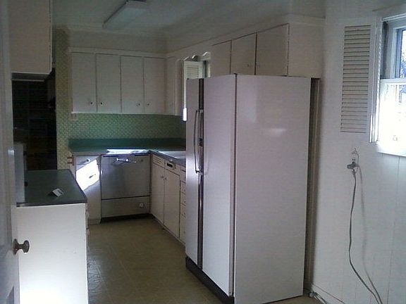 3rd image of 1114 Knollwood Pl