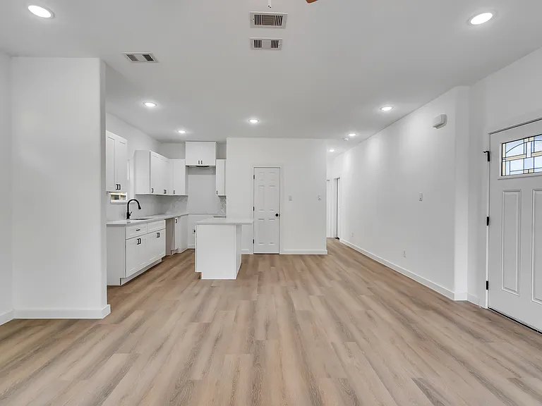 8102 Crestview Dr #B — Photo 18