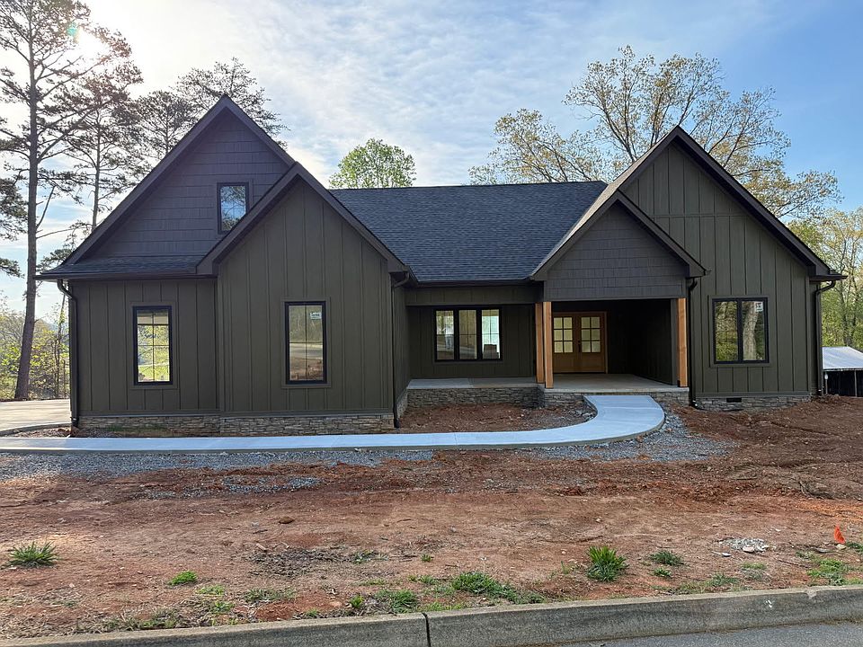 1st image of 558 Cow Poke Ln
