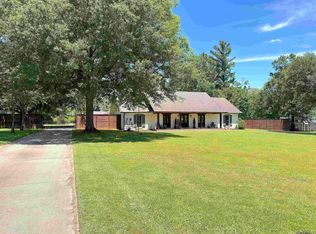 13179 Triple B Rd, Greenwell Springs, LA 70739