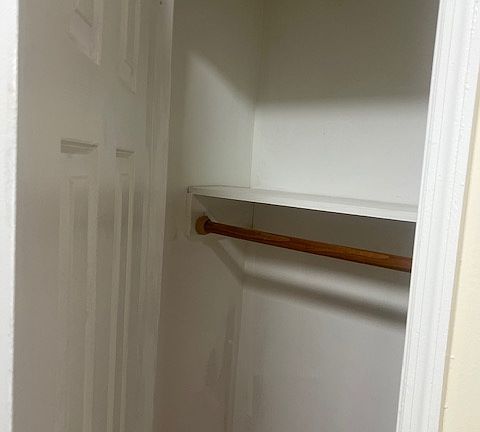 4th image of 504 Glenmore Ave #3