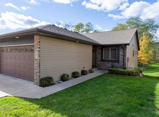 295 Doe Ct, Dubuque, IA 52003