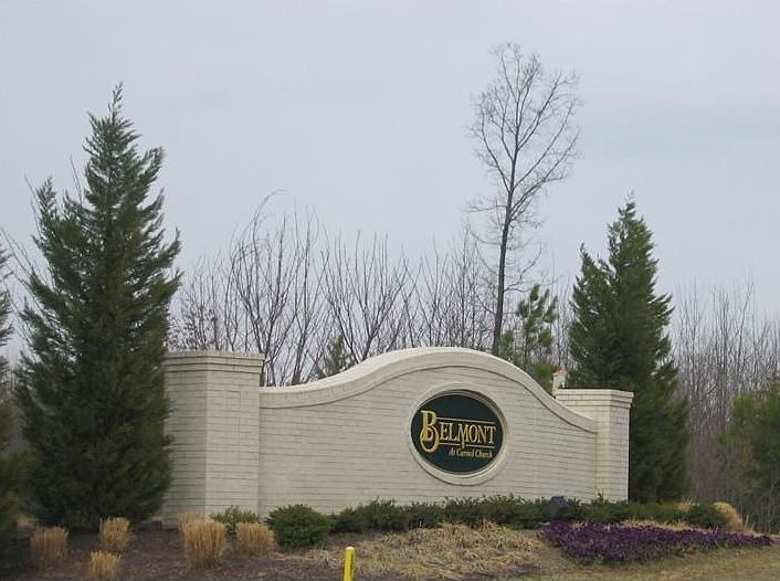 Neighborhood  entrance 