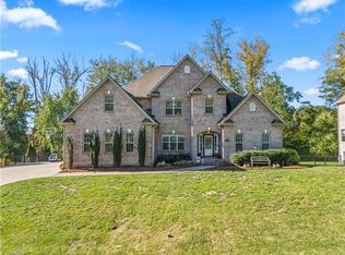 5525 Salem View Rd, Pfafftown, NC 27040