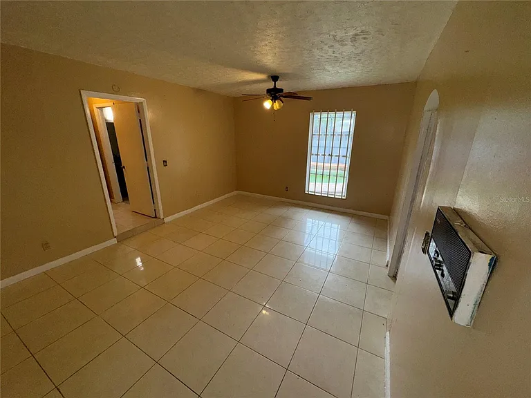 3011 E Flora St — Photo 25