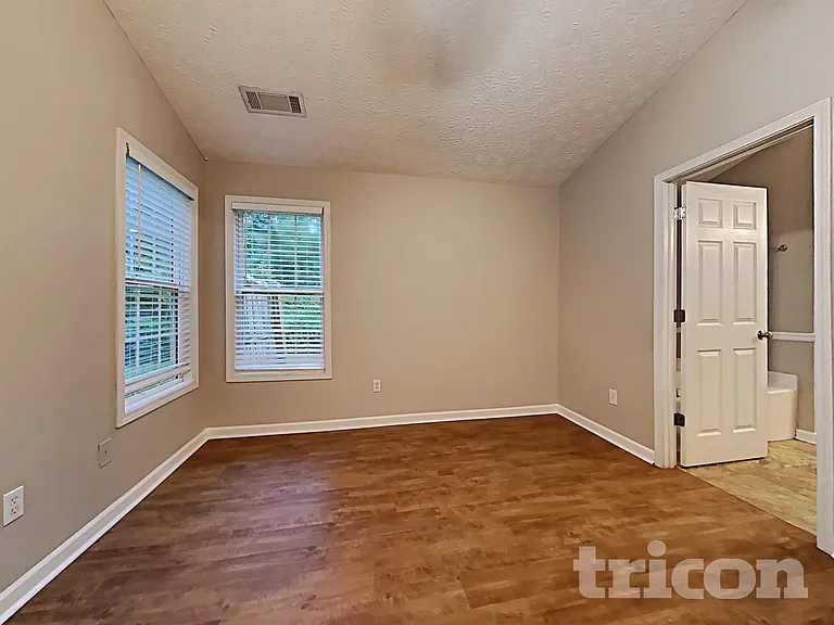 35 Crooked Creek Dr — Photo 9